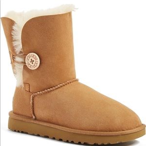 WOMEN UGG Bailey Button Chestnut Boot Size 10 NIB
